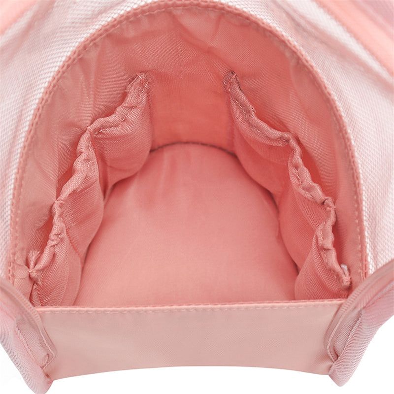 pinceaux de maquillage dans une trousse pratique