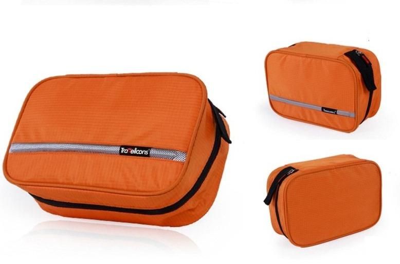 trousse de toilette avec compartiments organisés