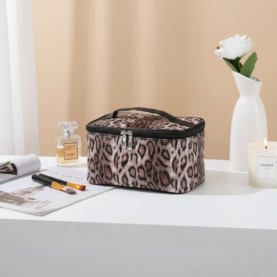 Vanity Léopard - Modèle Femme pour Maquillage & Voyage